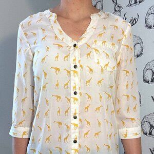 Women's Giraffe Print Woven 3/4 Sleeve Top SzS